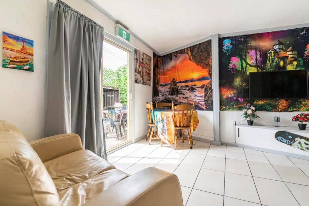 Homestay Richmond Private - 151 Hoddle
